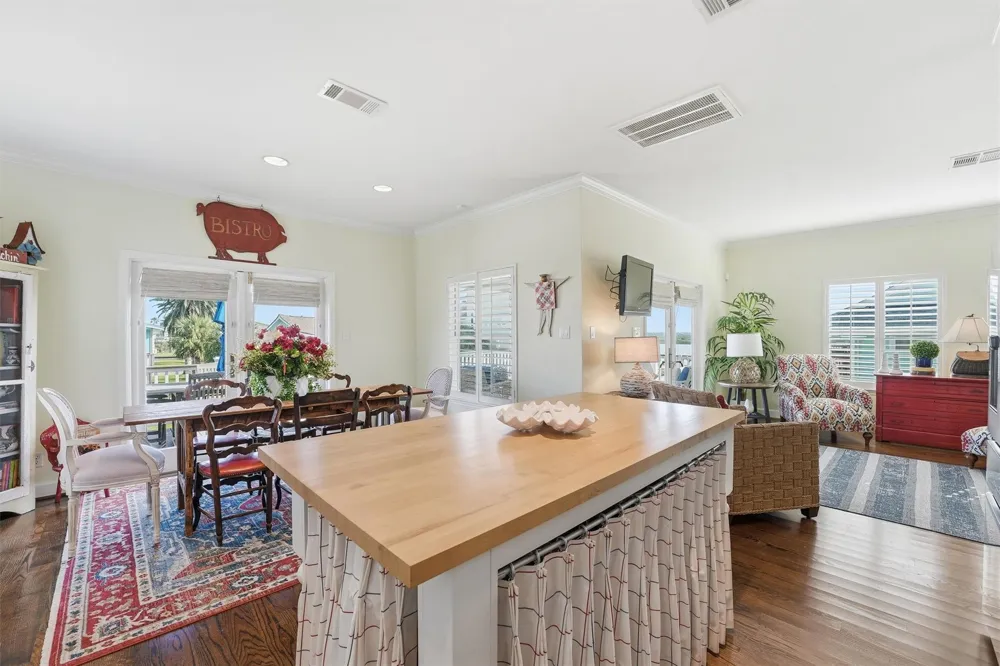 16635 Jamaica Cove Road Jamaica Beach, TX 77554