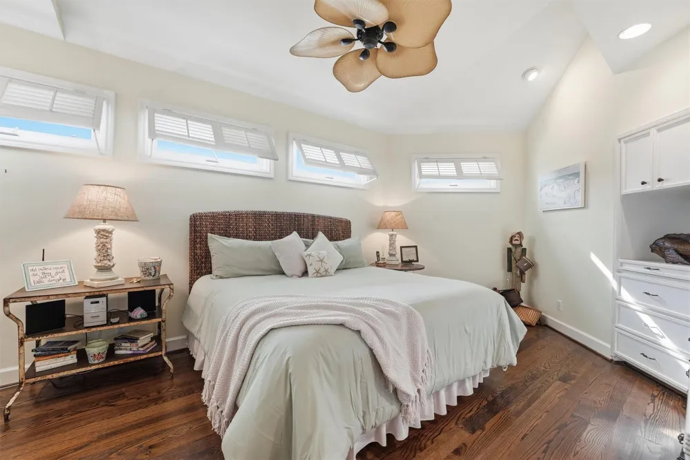 16635 Jamaica Cove Road Jamaica Beach, TX 77554