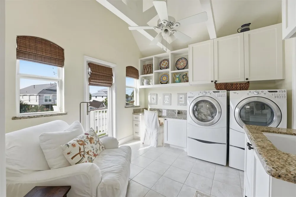 16635 Jamaica Cove Road Jamaica Beach, TX 77554