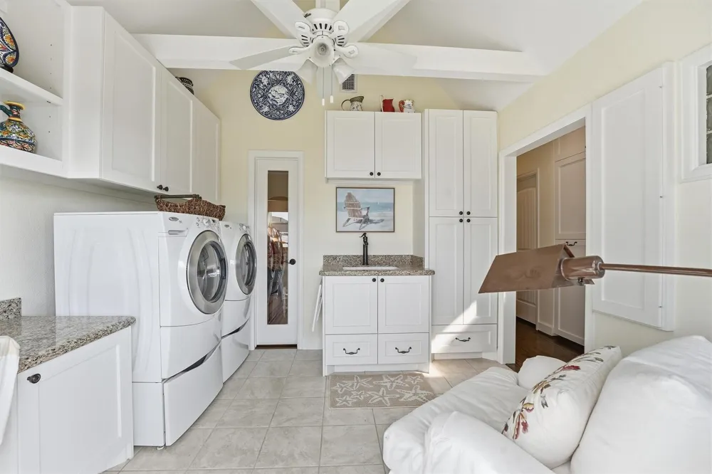 16635 Jamaica Cove Road Jamaica Beach, TX 77554