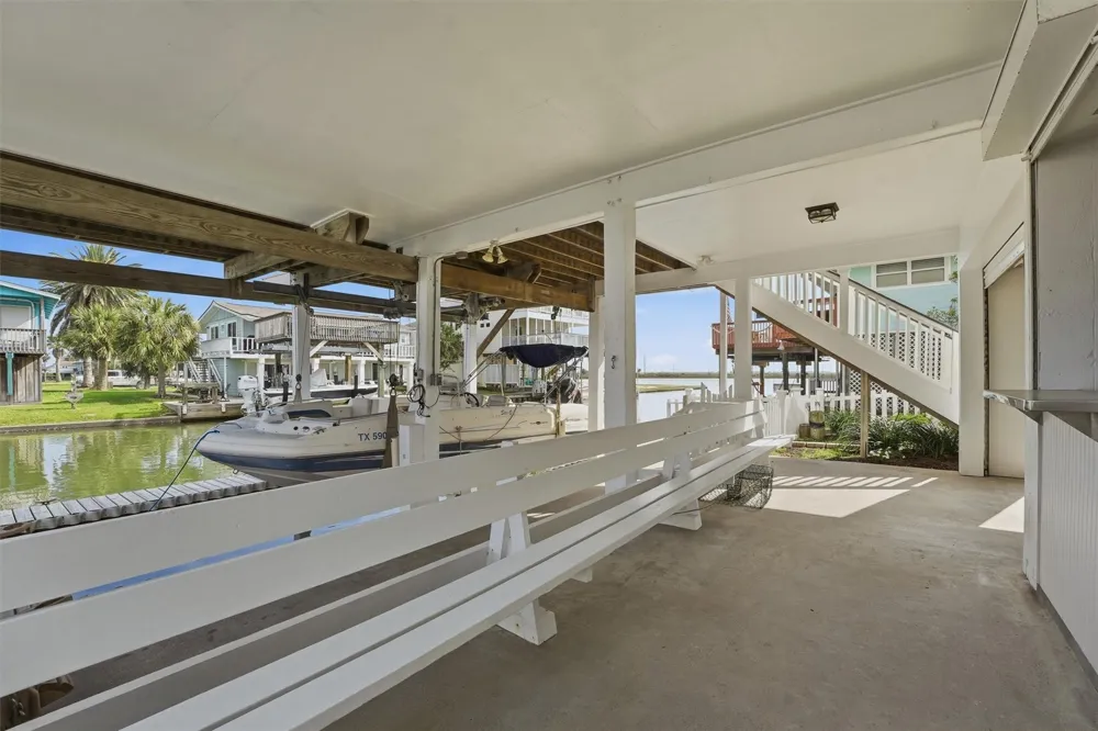 16635 Jamaica Cove Road Jamaica Beach, TX 77554