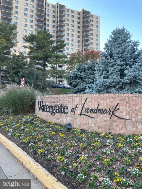 203 YOAKUM PARKWAY #1807