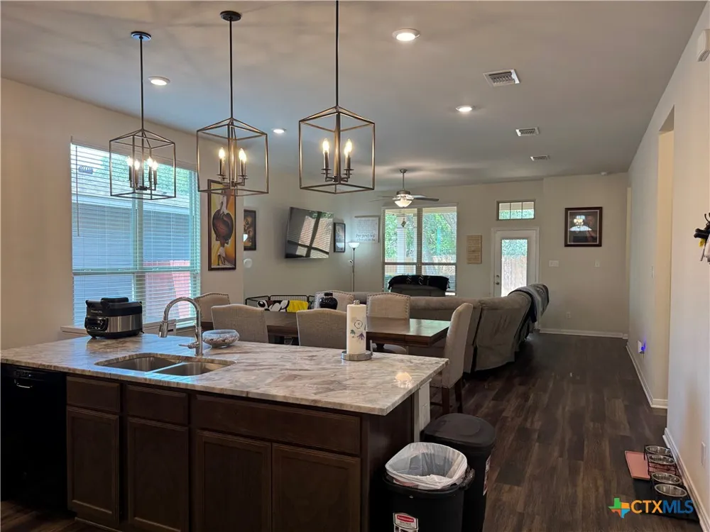 5067 Dickinson Loop Belton, TX 76513