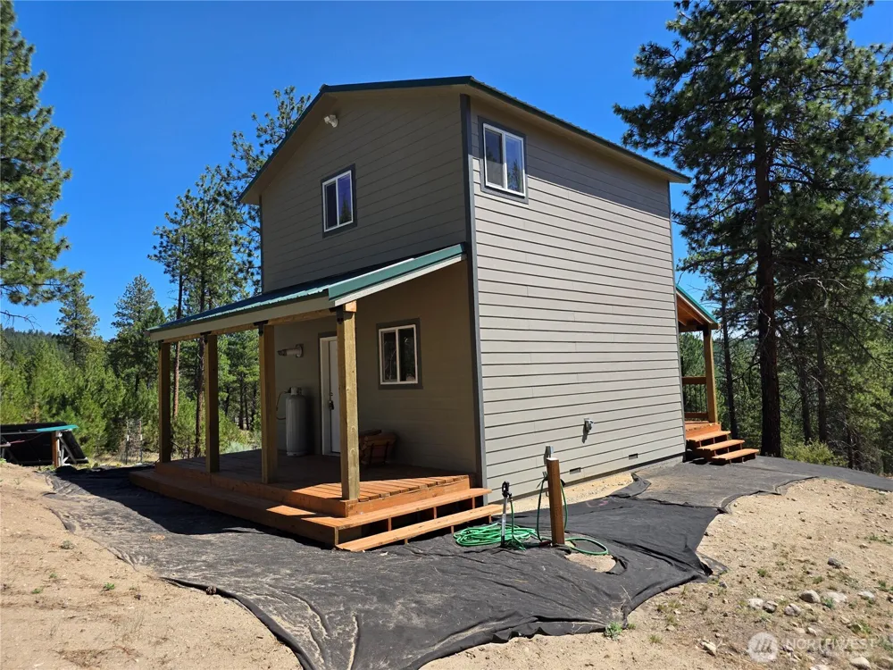 147 W High Country Drive Tonasket, WA 98855