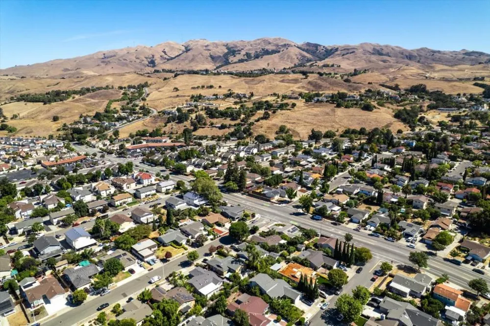 1283 Traughber Street Milpitas, CA 95035