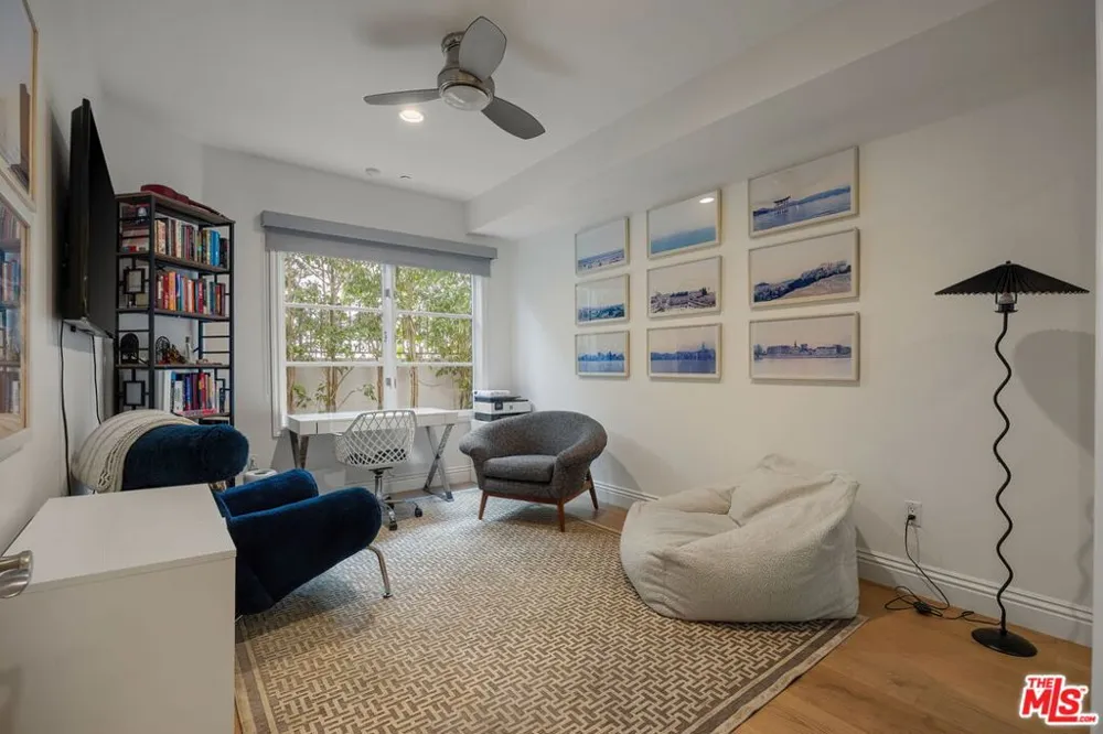 718 Croft Avenue #102 Los Angeles, CA 90069