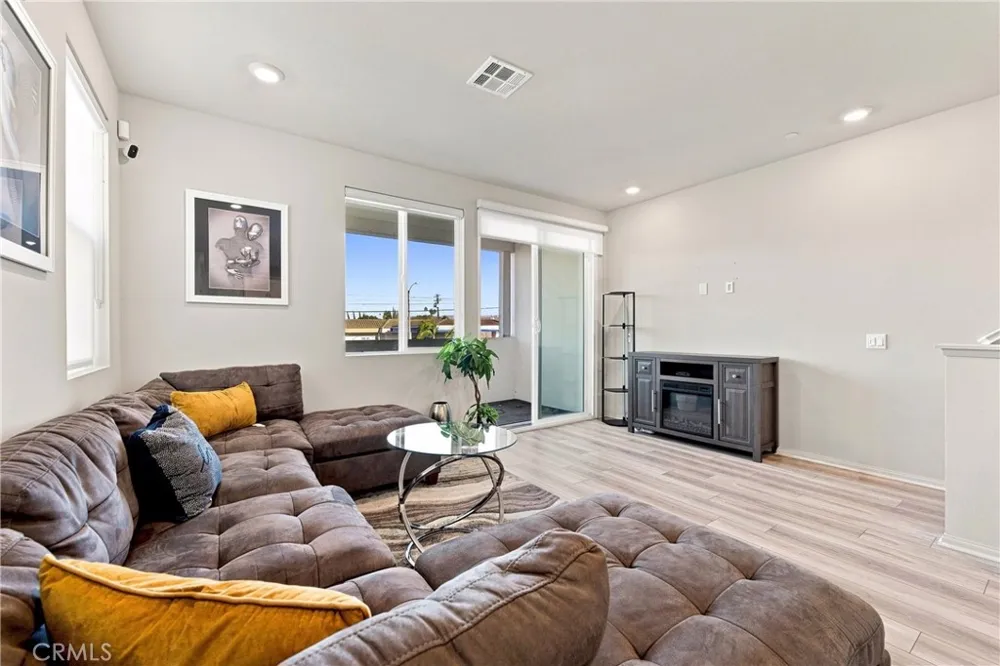 211 Vincent Avenue West Covina, CA 91790