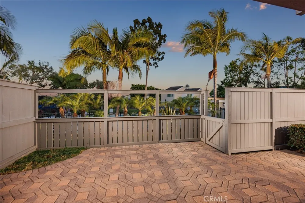 19510 Sandcastle Ln Huntington Beach, CA 92648