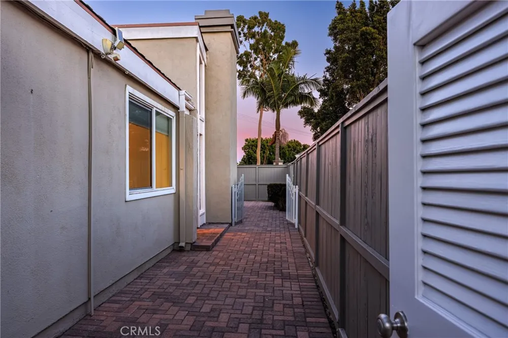 19510 Sandcastle Ln Huntington Beach, CA 92648