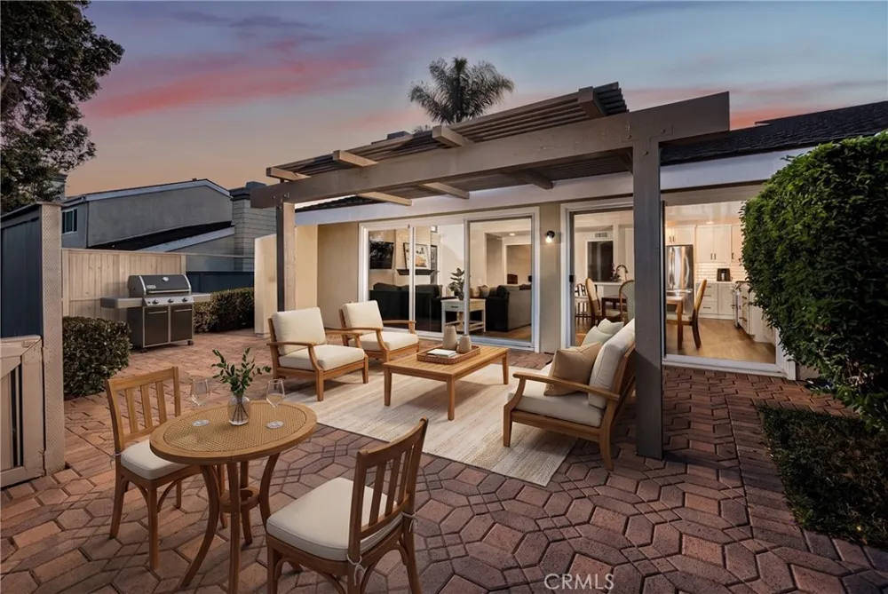 19510 Sandcastle Ln Huntington Beach, CA 92648