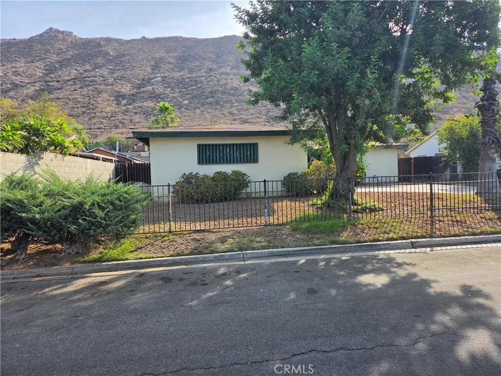 5901 Paramount Drive Jurupa Valley, CA 92509