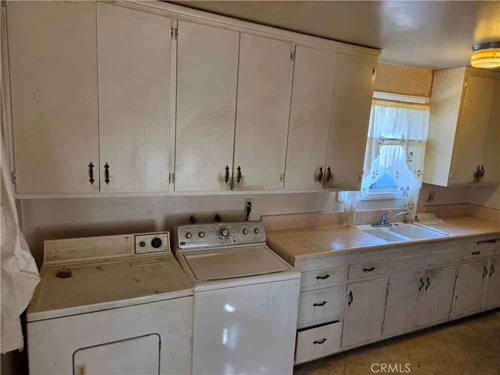 5901 Paramount Drive Jurupa Valley, CA 92509