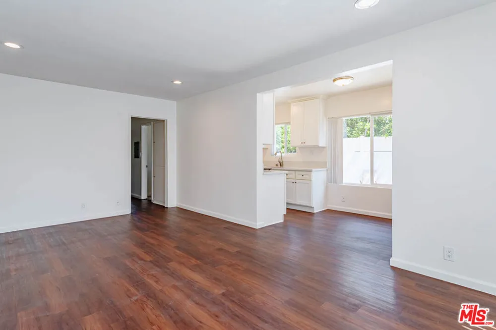 11749 Riverside Drive #6 Valley Village, CA 91607