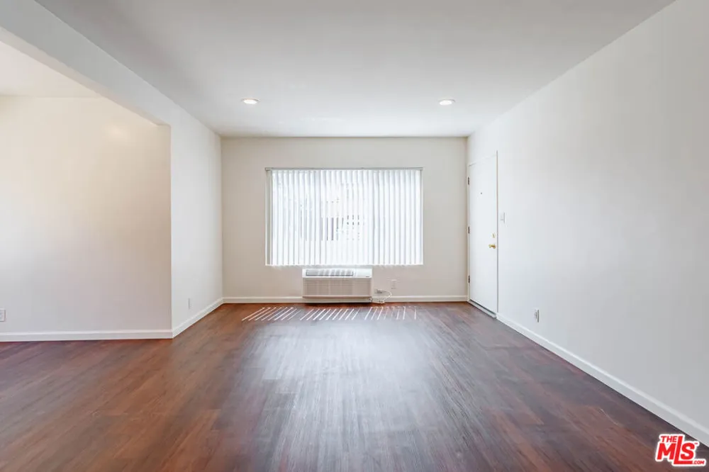 11749 Riverside Drive #6 Valley Village, CA 91607