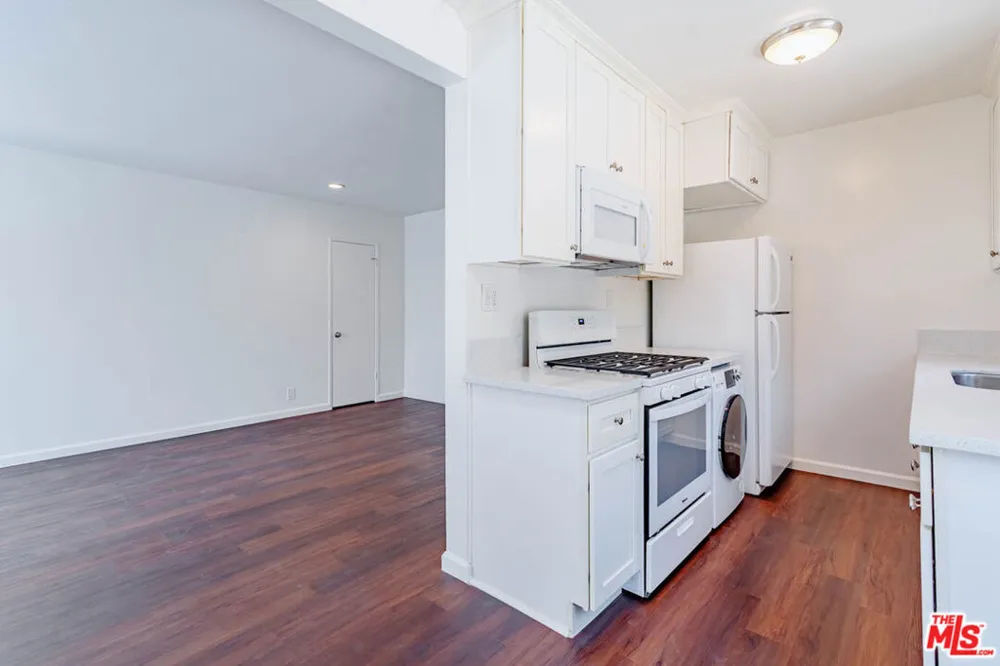 11749 Riverside Drive #6 Valley Village, CA 91607