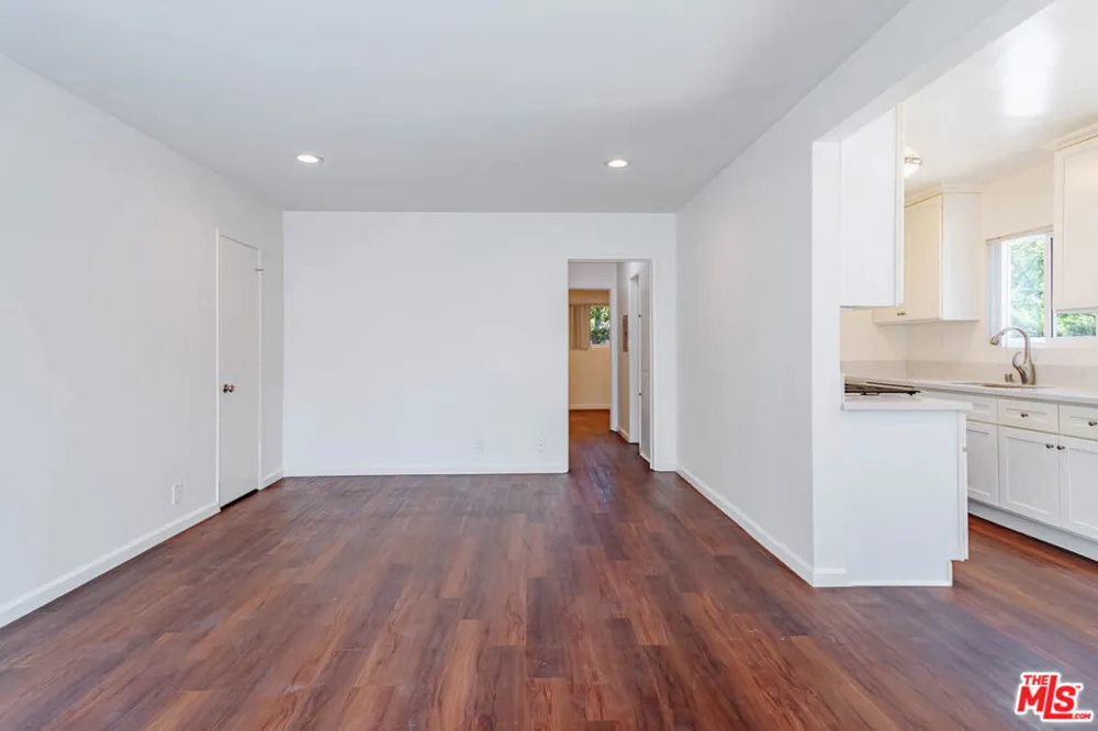 11749 Riverside Drive #6 Valley Village, CA 91607
