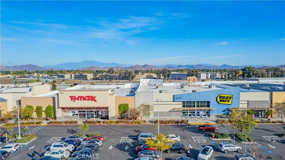 30458 VILLAGE KNOLL DRIVE Menifee, CA 92584