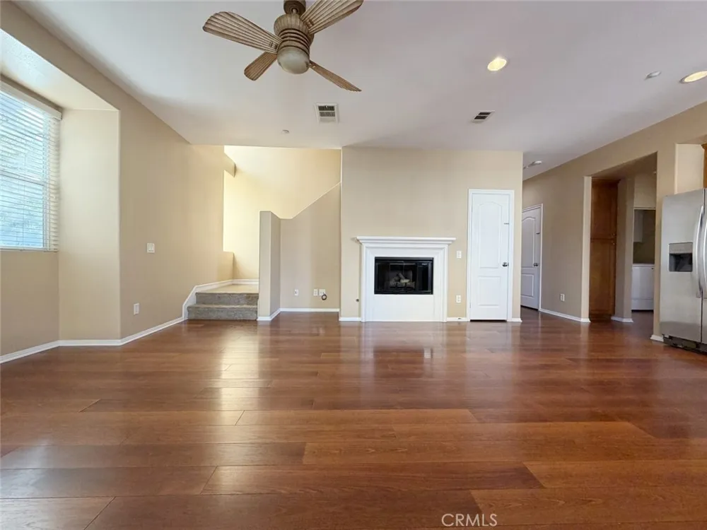 274 Tustin Field Dr Tustin, CA 92782
