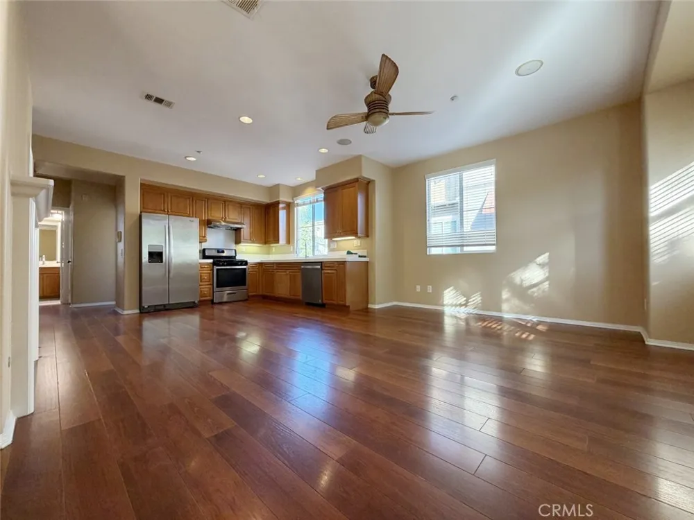 274 Tustin Field Dr Tustin, CA 92782
