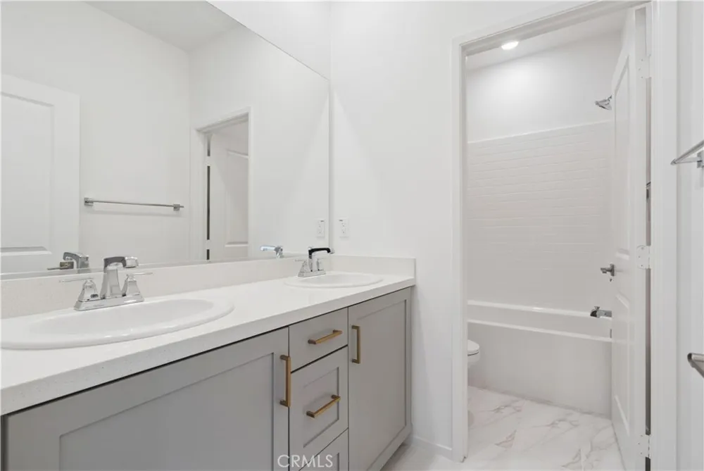 16112 Currant Lane Chino, CA 91708