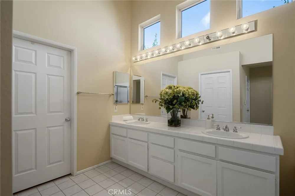 7608 Wiscasset West Hills, CA 91304