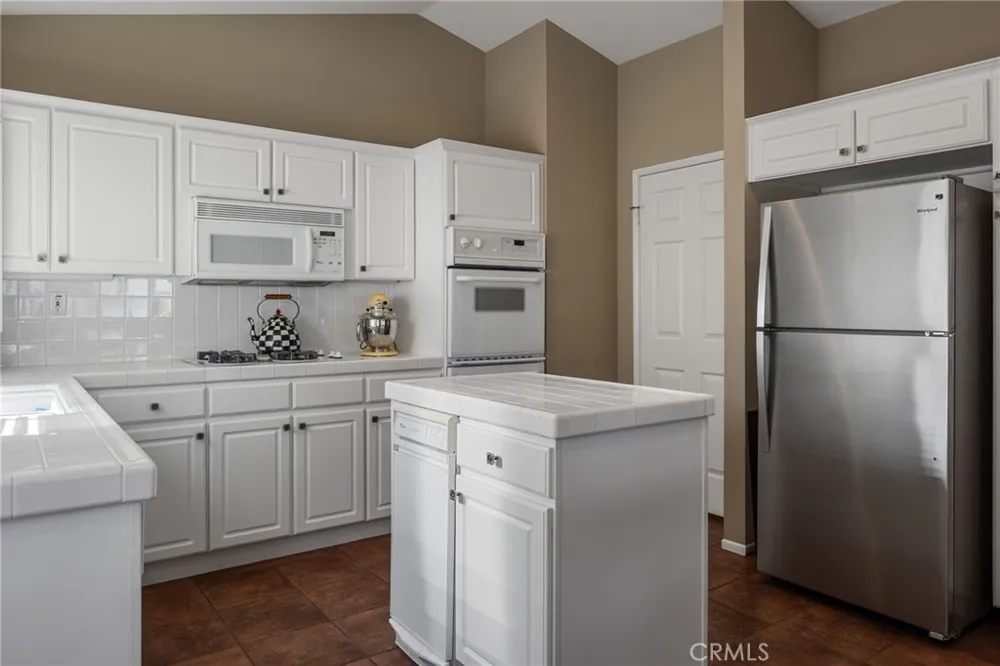 7608 Wiscasset West Hills, CA 91304
