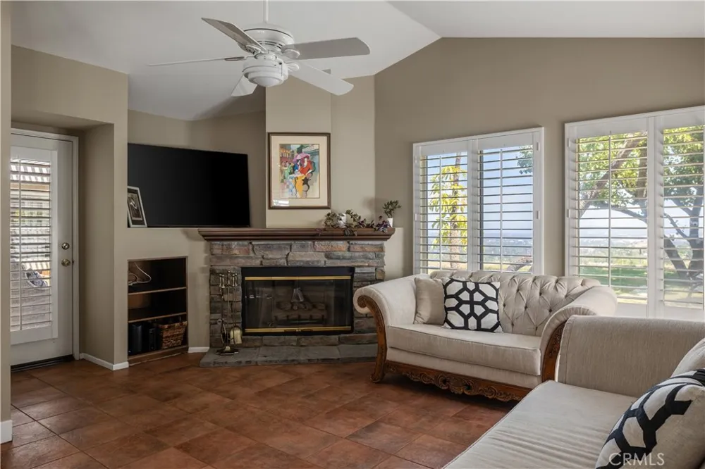 7608 Wiscasset West Hills, CA 91304