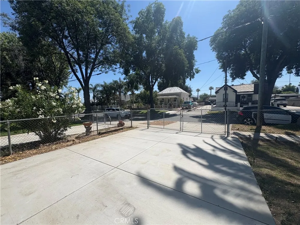 3395 Franklin Avenue Riverside, CA 92507