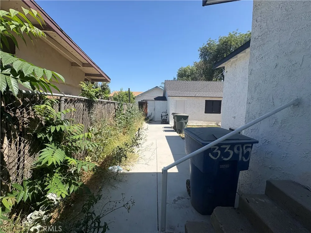 3395 Franklin Avenue Riverside, CA 92507