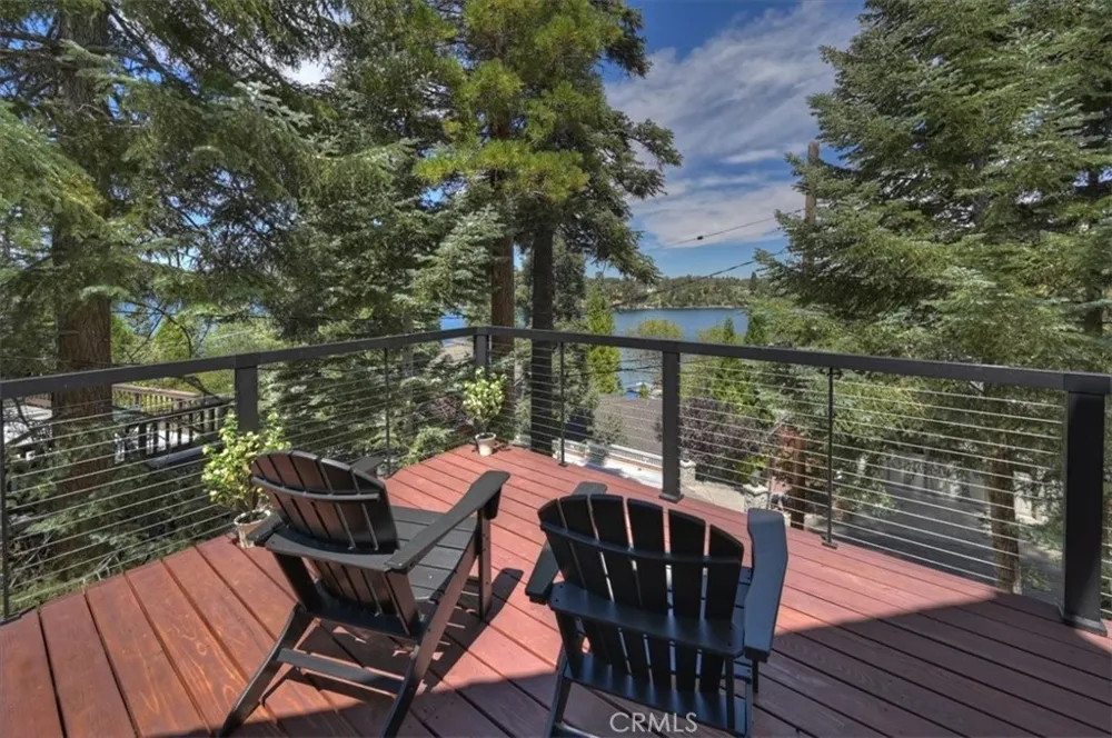359 John Muir Road Lake Arrowhead, CA 92352