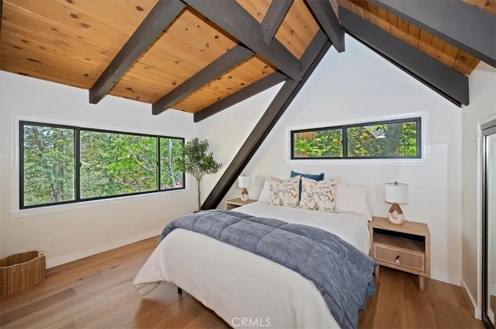 359 John Muir Road Lake Arrowhead, CA 92352