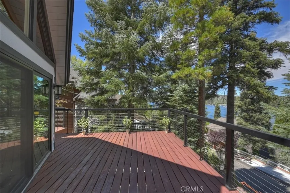 359 John Muir Road Lake Arrowhead, CA 92352