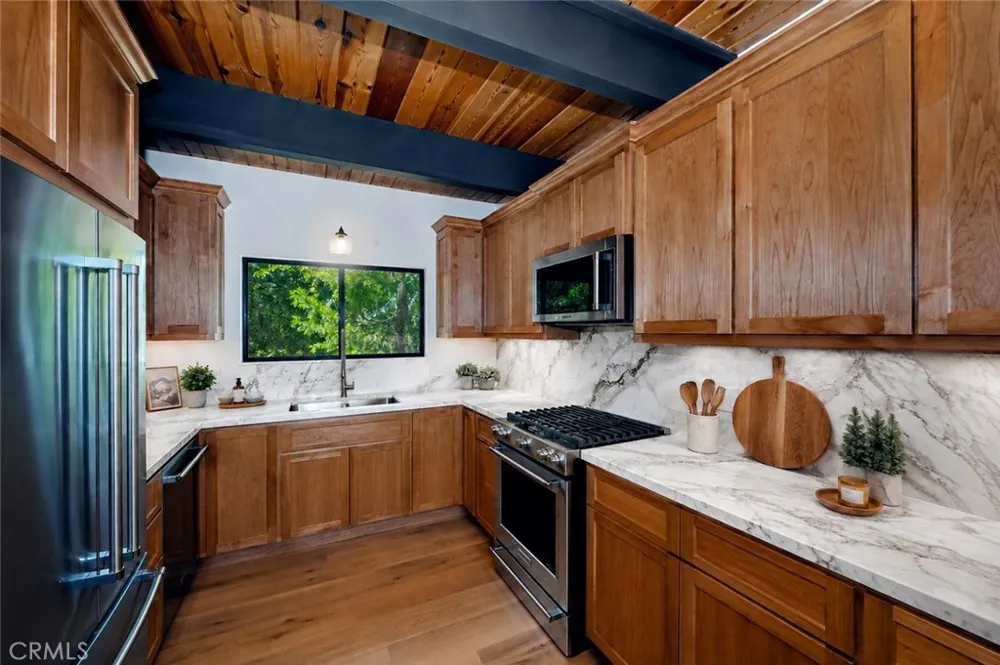 359 John Muir Road Lake Arrowhead, CA 92352