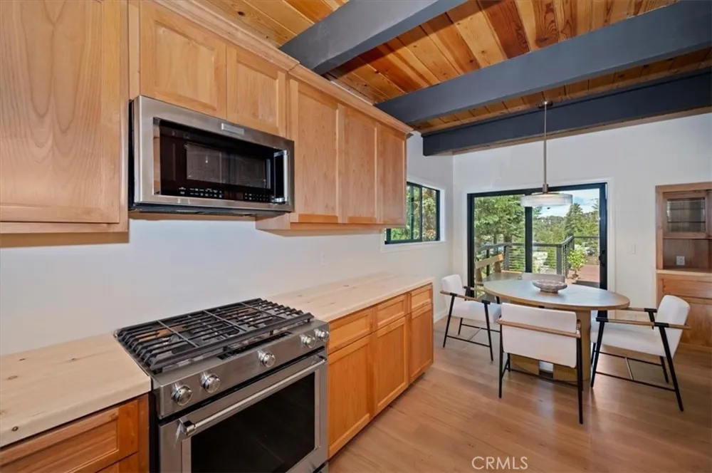 359 John Muir Road Lake Arrowhead, CA 92352