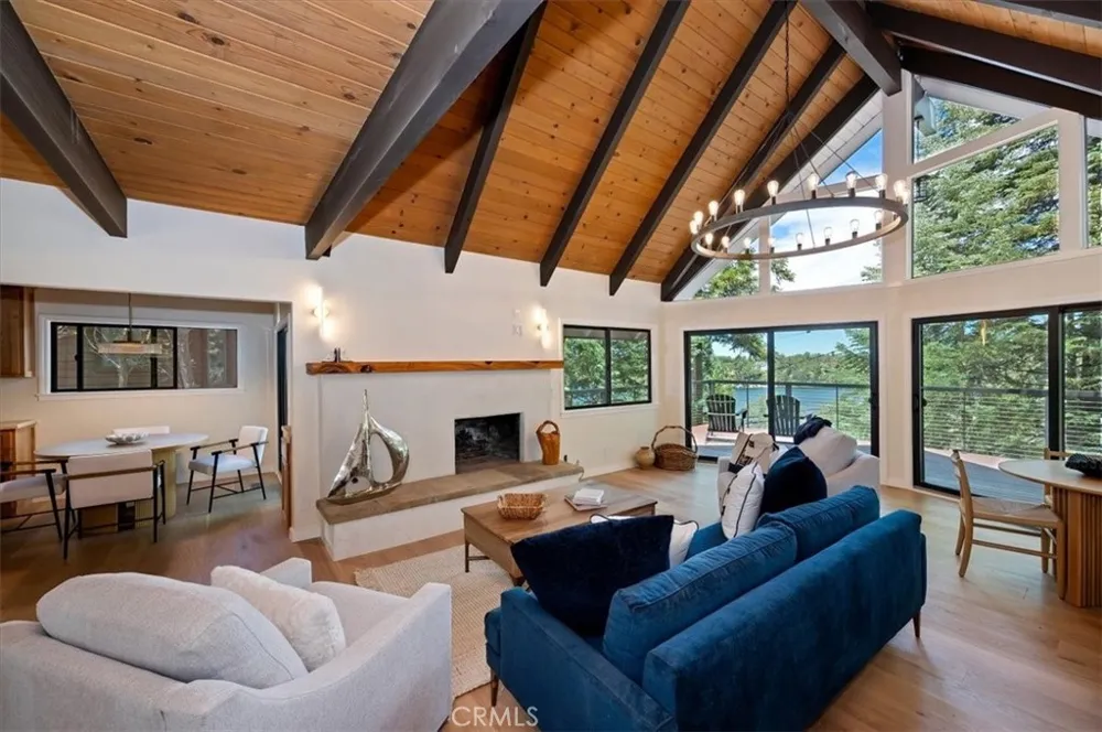 359 John Muir Road Lake Arrowhead, CA 92352