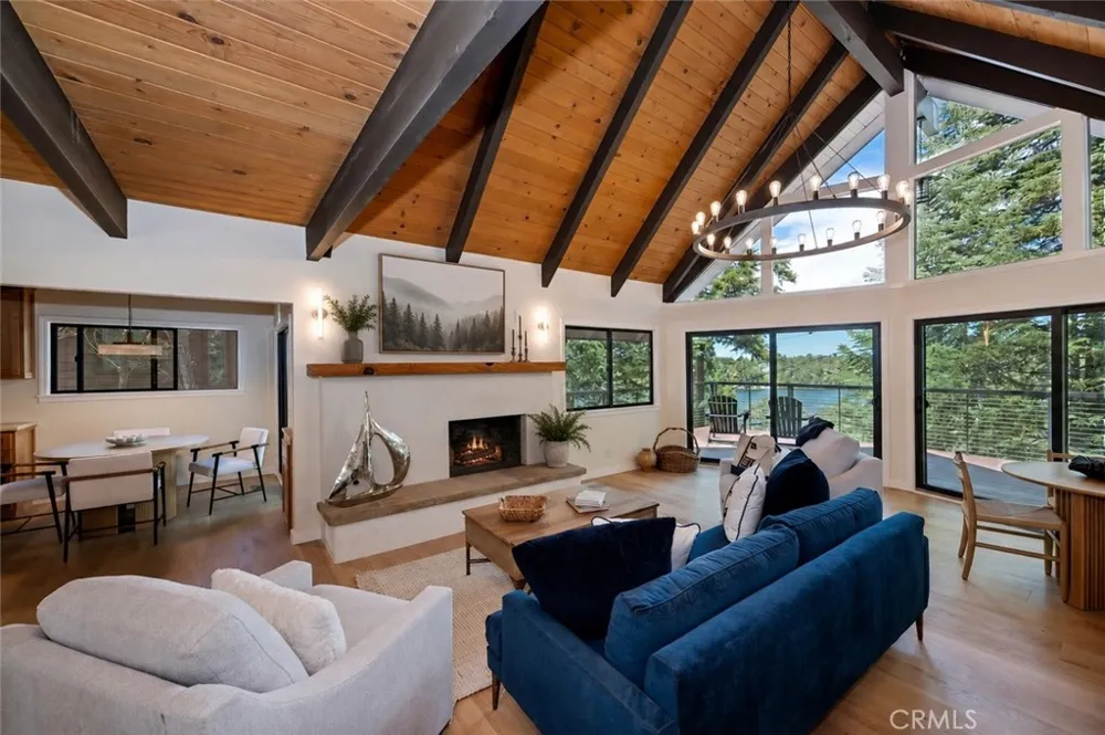359 John Muir Road Lake Arrowhead, CA 92352