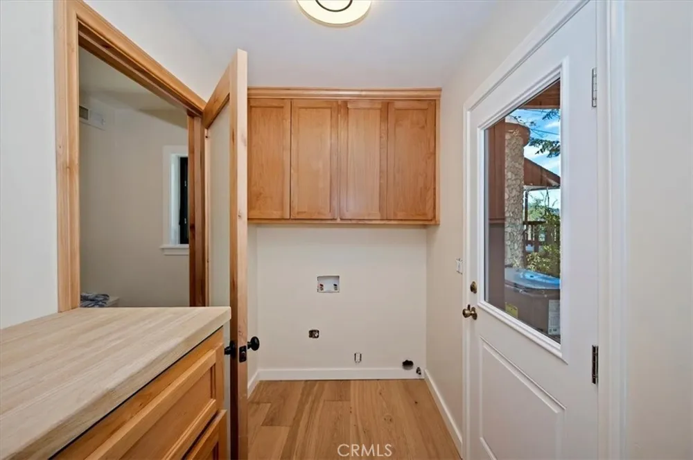 359 John Muir Road Lake Arrowhead, CA 92352