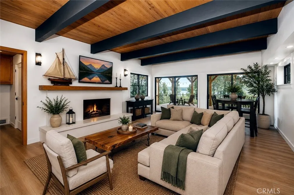 359 John Muir Road Lake Arrowhead, CA 92352
