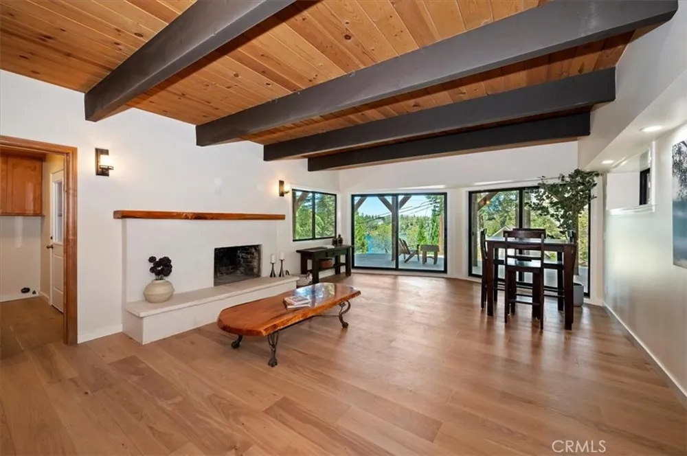 359 John Muir Road Lake Arrowhead, CA 92352