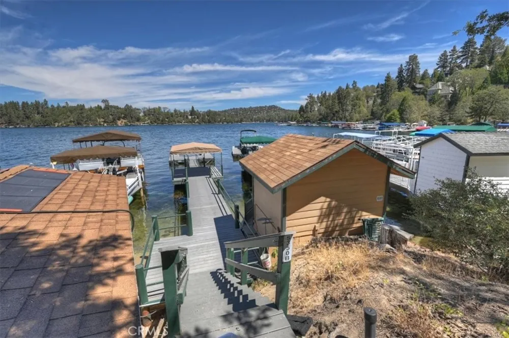359 John Muir Road Lake Arrowhead, CA 92352