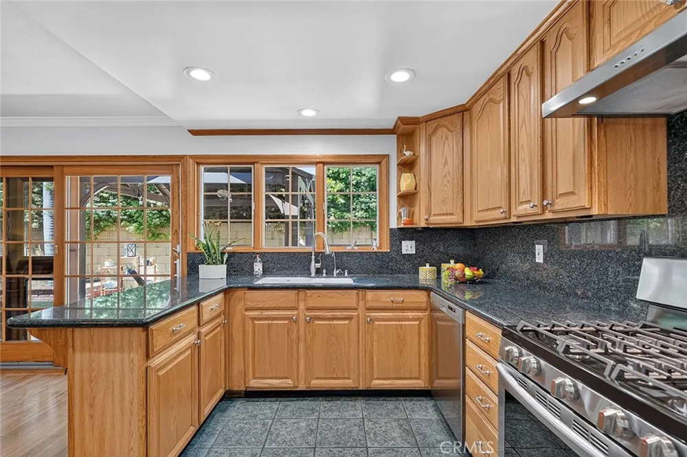 3541 Goldenrod Seal Beach, CA 90740