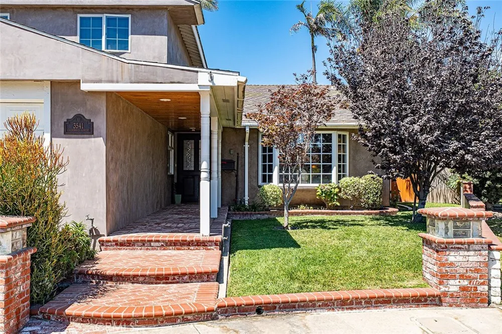 3541 Goldenrod Seal Beach, CA 90740