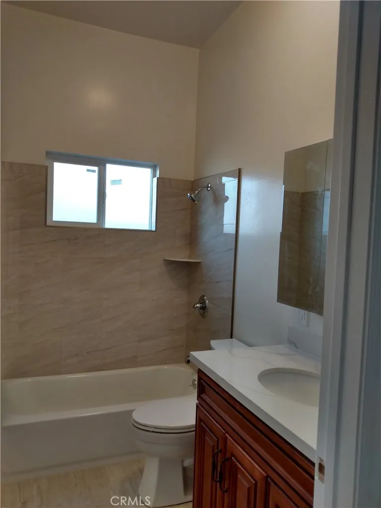 17548 Court Street Fontana, CA 92336