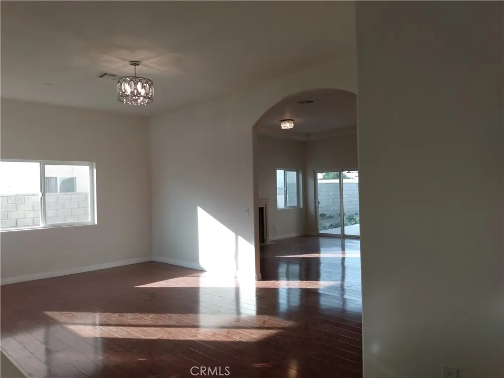 17548 Court Street Fontana, CA 92336