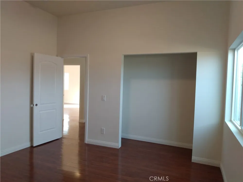 17548 Court Street Fontana, CA 92336
