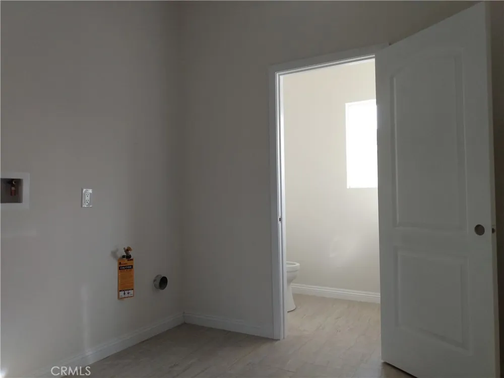 17548 Court Street Fontana, CA 92336