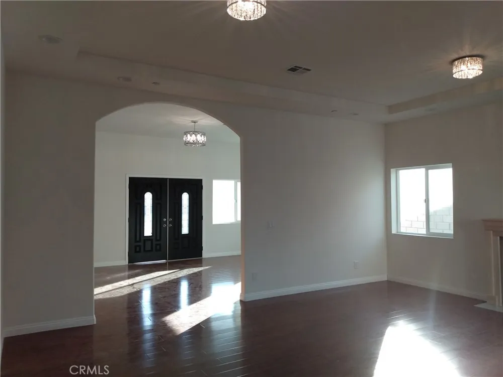 17548 Court Street Fontana, CA 92336