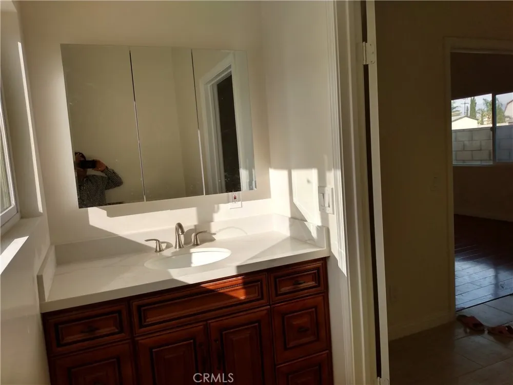 17548 Court Street Fontana, CA 92336