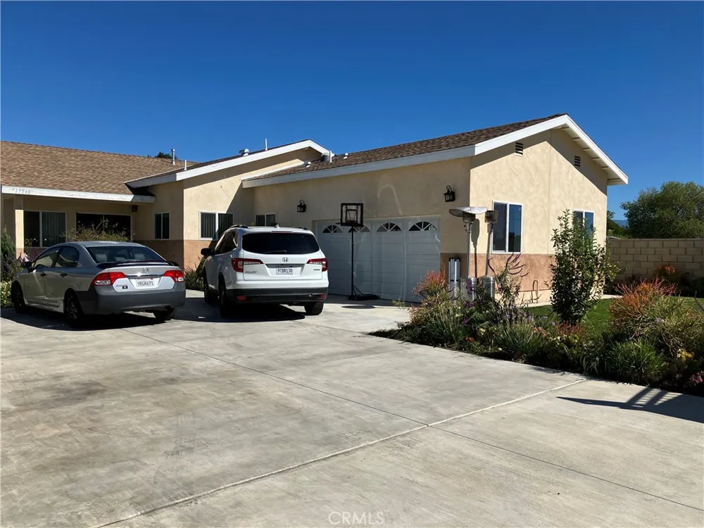 17548 Court Street Fontana, CA 92336