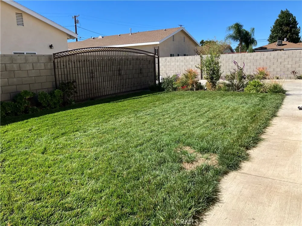 17548 Court Street Fontana, CA 92336